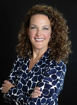 Julie McPherson Headshot
