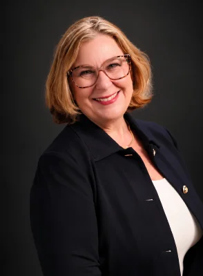 Amanda Pearson Headshot